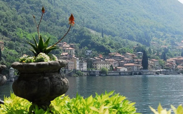Fontana Del Lago