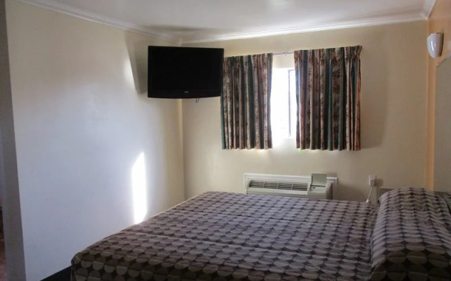Golden West Manor Motel