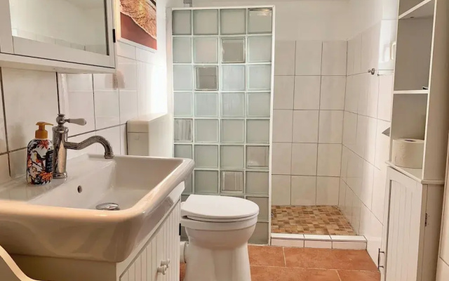 Bungalow in Sint Maartenszee Near Beach