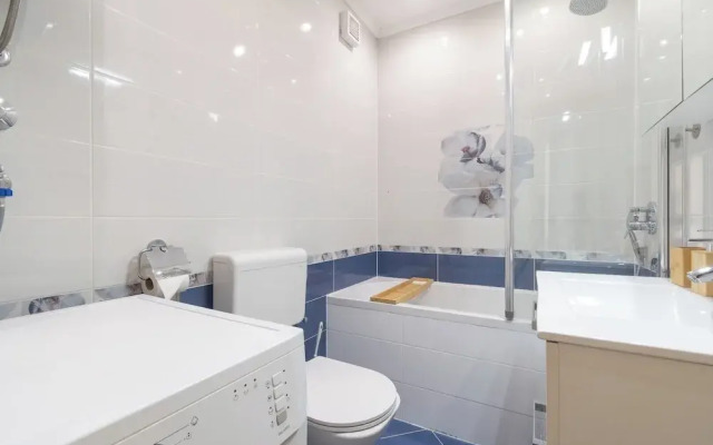 Zozo, Modern Two-Bedroom Suite