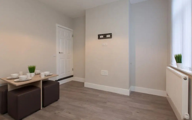 Townhouse @ 66 Rose Street Stoke