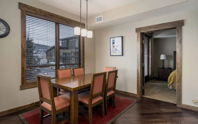 Trailhead Lodge