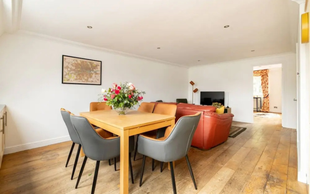 Your Home Away Newly Refurbished 3BR in Wandsworth