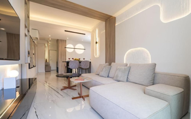 THE SIGNATURE SUITE by DuHomes