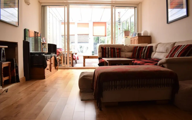 3 Bedroom House With Garden