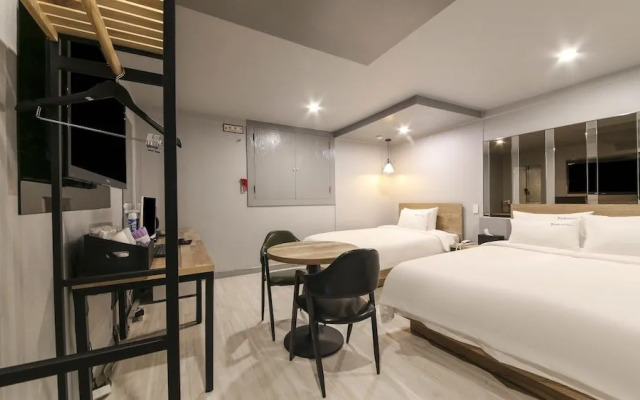 Tour Hotel