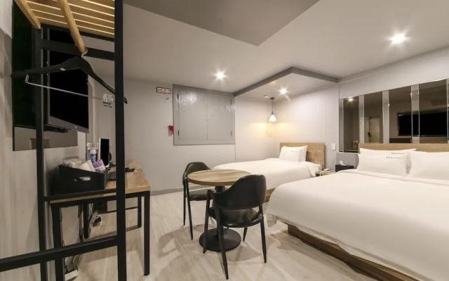 Tour Hotel