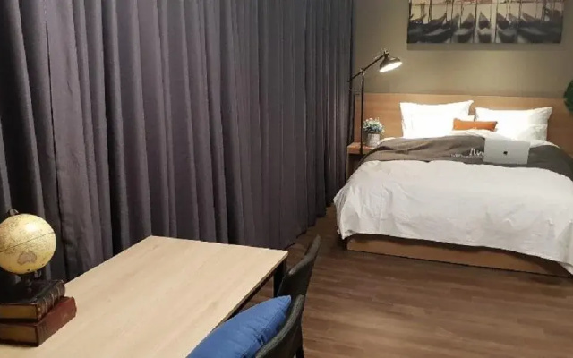 Western Bay Marina Hotel
