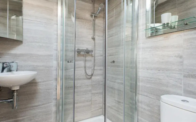 The Riverside Escape - 3bdr in 3 Central Apartments