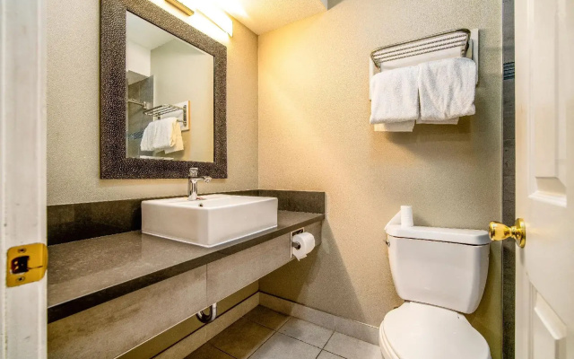 Regency Inn & Suites