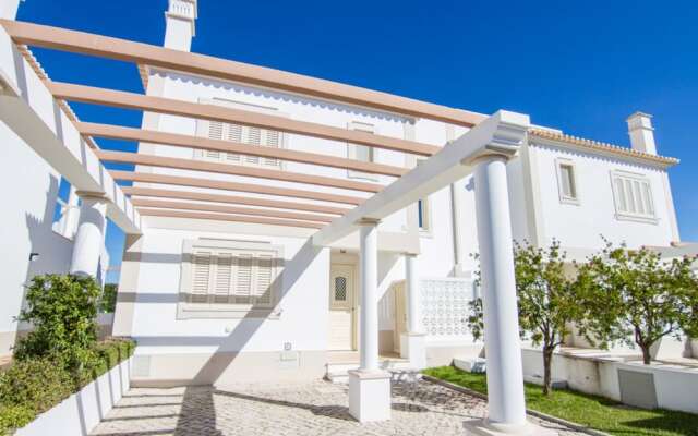 Отель Akivillas Albufeira Galé вид на фасад
