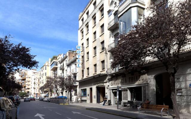 Peninsular Hotel вид на фасад