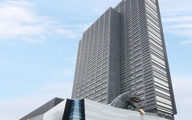 Hotel Gracery Shinjuku вид на фасад