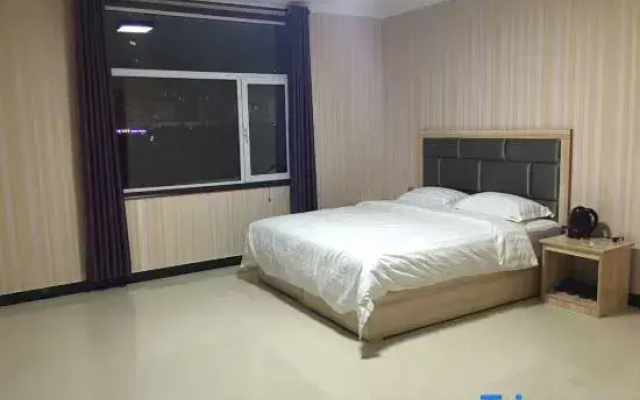 Yuzhong tucaizhu Business Hotel