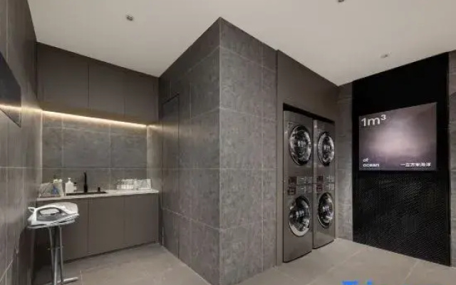 Haining Xia Sha Outlet Wenhai North Road Light Hotel
