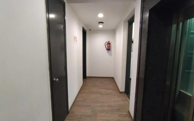 Saltstayz Select – Near Sohna Road City Center