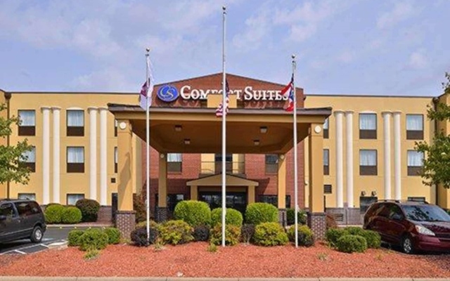 Отель Comfort Suites East Колумбус вид на фасад