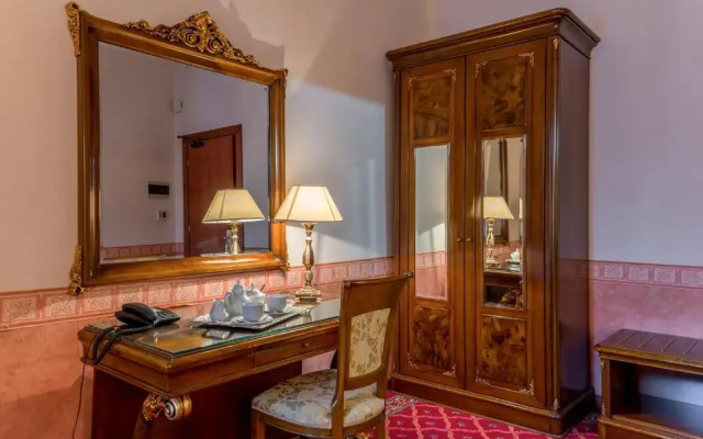 Alexios Luxury Hotel