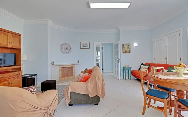 Vilamoura Main Avenue by Homing