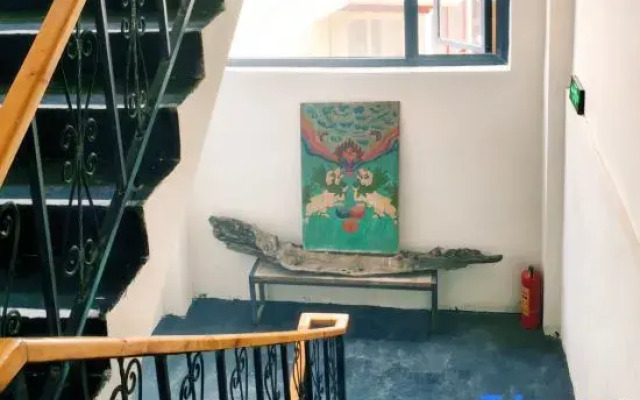 LiTang Xingye International Youth Hostel