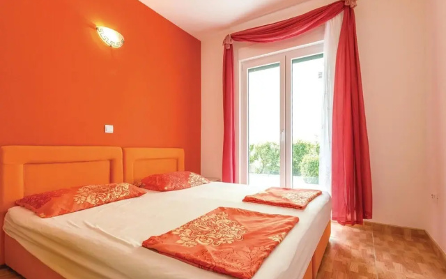 Amazing Apartment in Makarska With 2 Bedrooms and Wifi