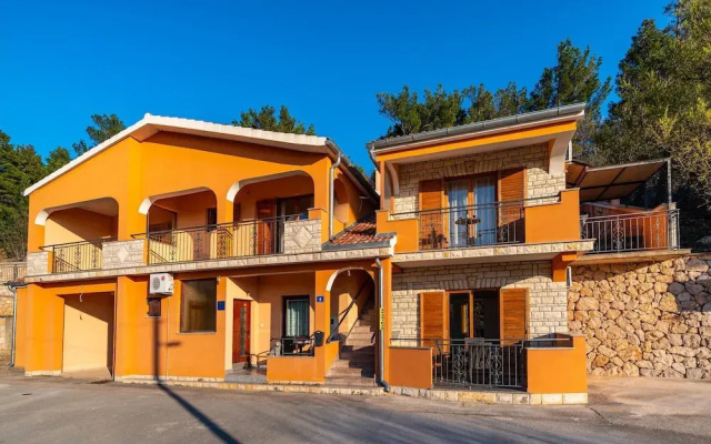 Nice Apartment in Modric With 1 Bedrooms and Wifi