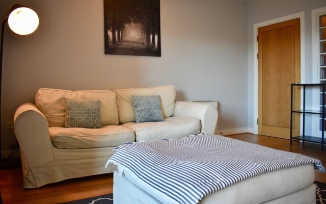 Central 2 Bedroom Flat With Balcony Views in Dublin, Ireland from 303$, photos, reviews - zenhotels.com guestroom