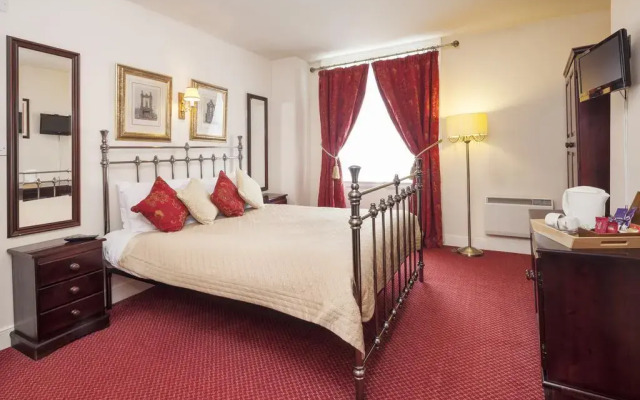 The George Hotel