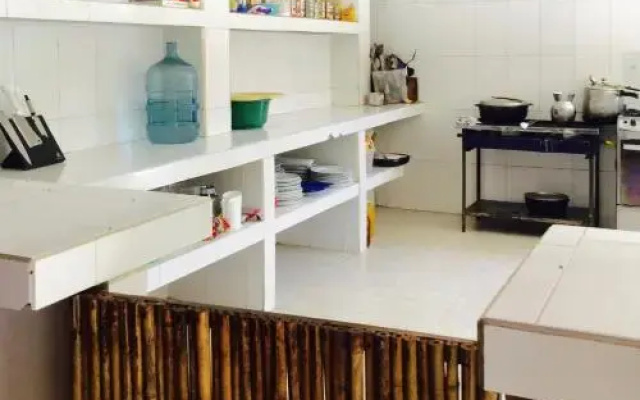 Isla Roots Hostel