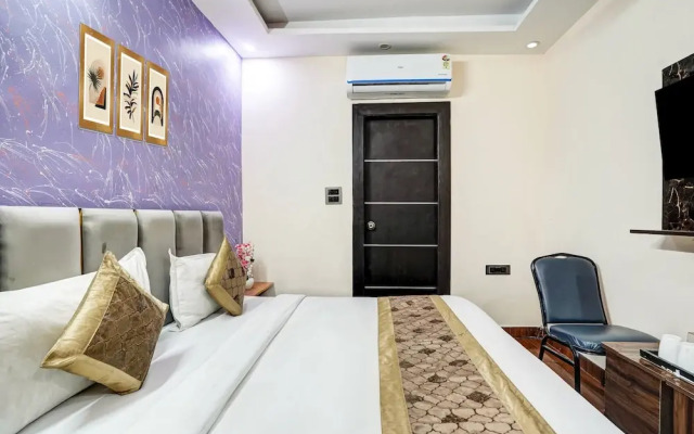 Hotel Twamev Couple Friendly Laxmi Nagar