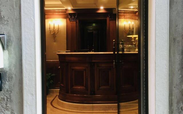 Отель Bellevue Suites вид на фасад