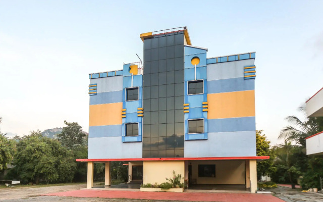 OYO 65953 Hotel Shashva Park