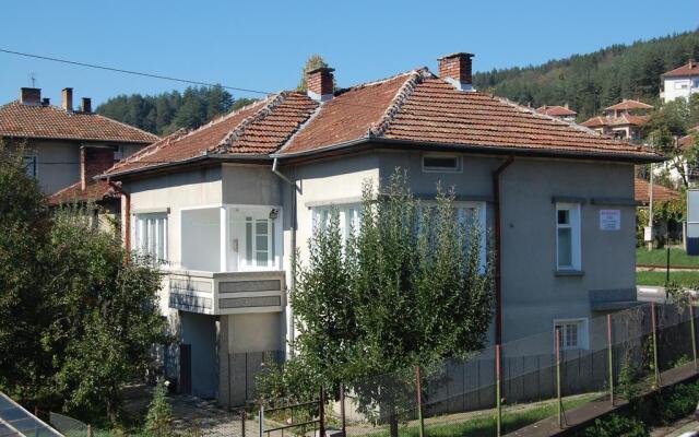 Отель Pop Nikolovata Kushta Болгария, Трявна - отзывы, цены и фото номеров - забронировать отель Pop Nikolovata Kushta онлайн вид на фасад