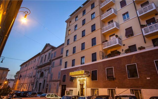 Hotel Colosseum вид на фасад