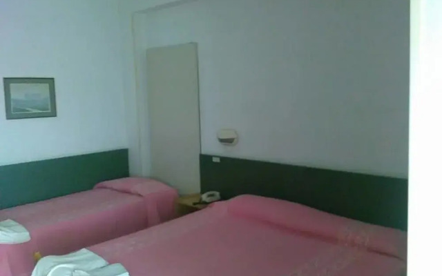 Club Hotel