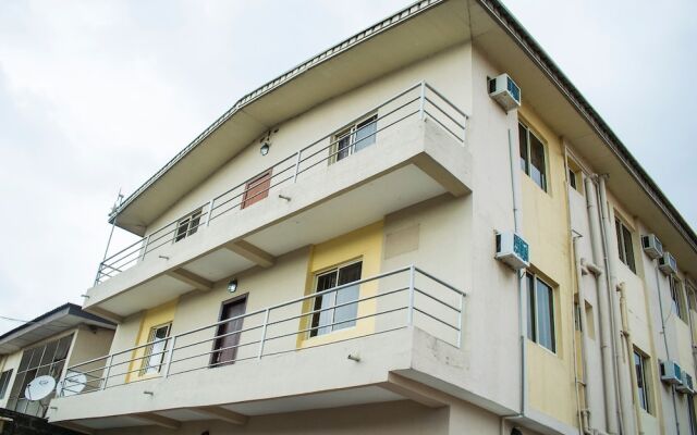Отель Maxton Suites Magodo вид на фасад