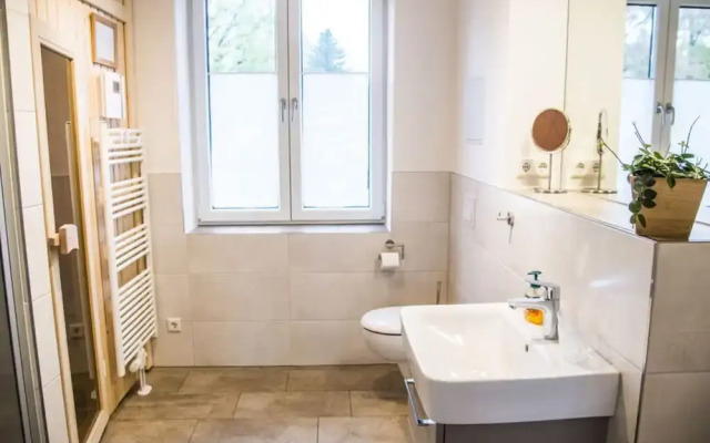 Wide Luzin Modern Retreat