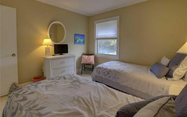 8 1/2 Marina Unit 1