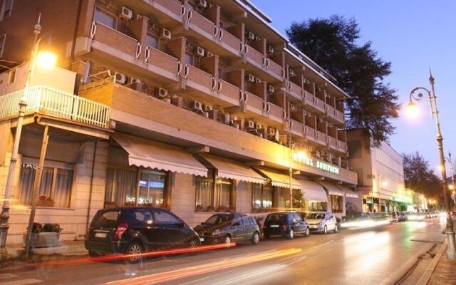 Hotel Bonifacio Фьюджи вид на фасад