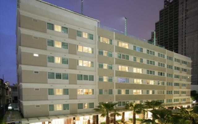 Legacy Suites Hotel Sukhumvit by Compass Hospitality вид на фасад