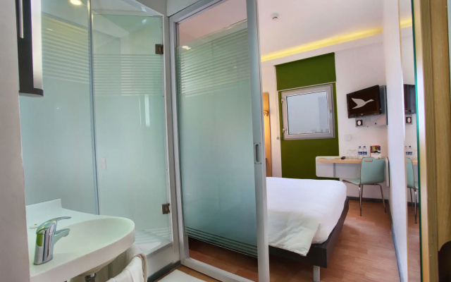 Hotel Caspia Pro Greater Noida