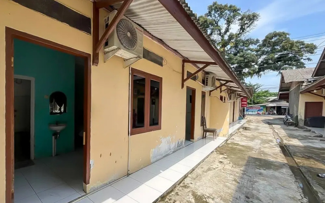 RedDoorz @ Penginapan Bunda Pelabuhanratu