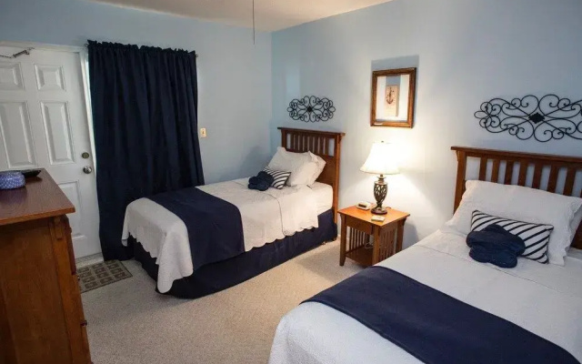 Win-San A-213 - 2 Br Condo