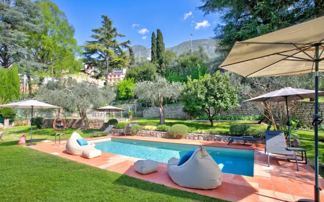 Villa Schlosser Lake Front & Private Pool
