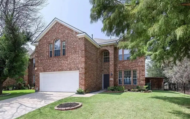 Modern 3BR House - Game Room, Office, Backyard