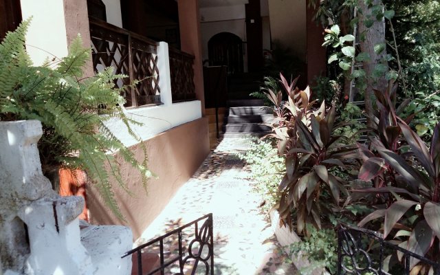 Braganza Guest House in Baga, India from 46$, photos, reviews - zenhotels.com hotel front