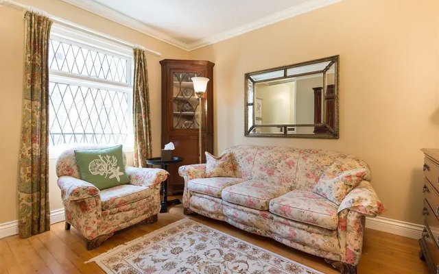 English Bay Inn Bed and Breakfast