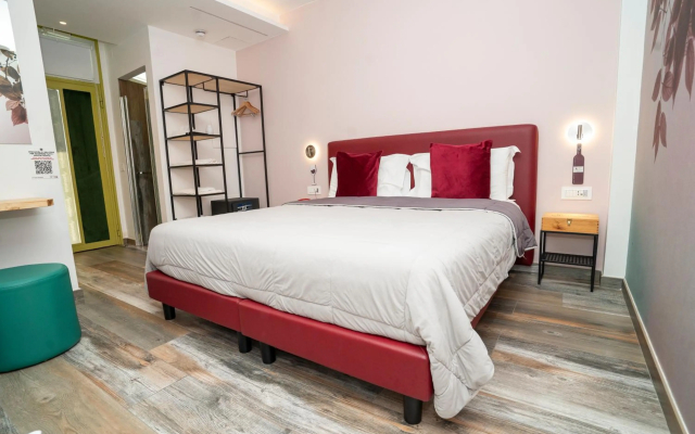 Vesuvio Inn Bed Wine Experience