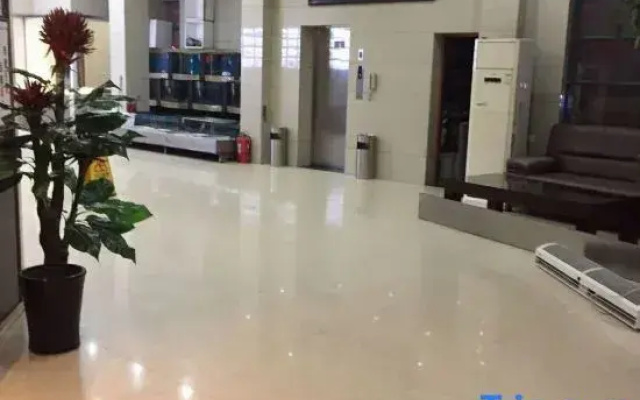 Xinhua Hotel