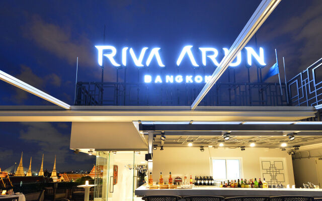 Отель Riva Arun Bangkok вид на фасад